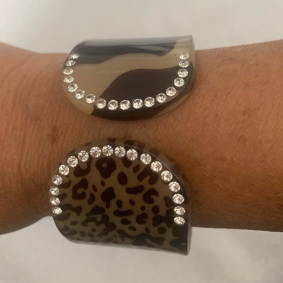 Jewelry - Cuff bracelet